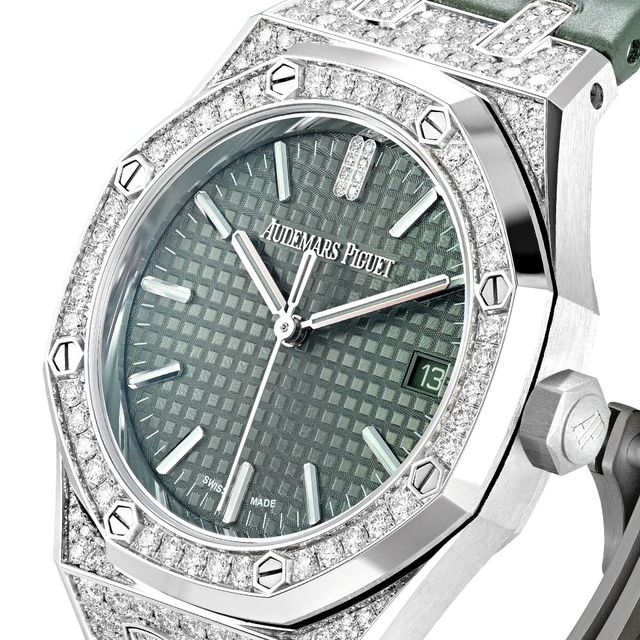 Audemars Piguet Royal Oak 15551BC.ZZ.D405CR.01 Image 2